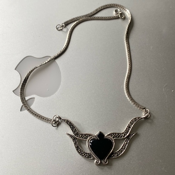 Gorgeous silver and onix pendant with marcasite - Picture 1 of 6